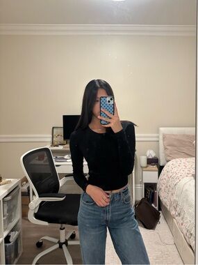 Aritzia black long sleeve